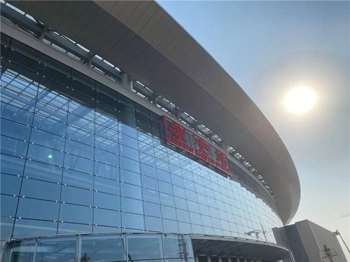 雄安高铁站里面的一抹蓝！乐动在线平台助力国家重大项目建设-1.jpg